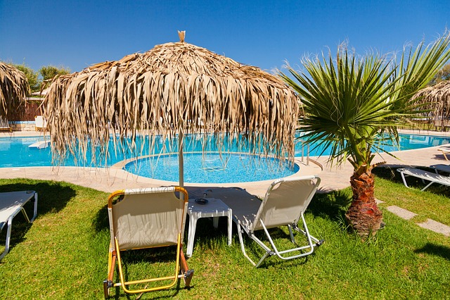 Piscina con solárium, un éxito garantizado